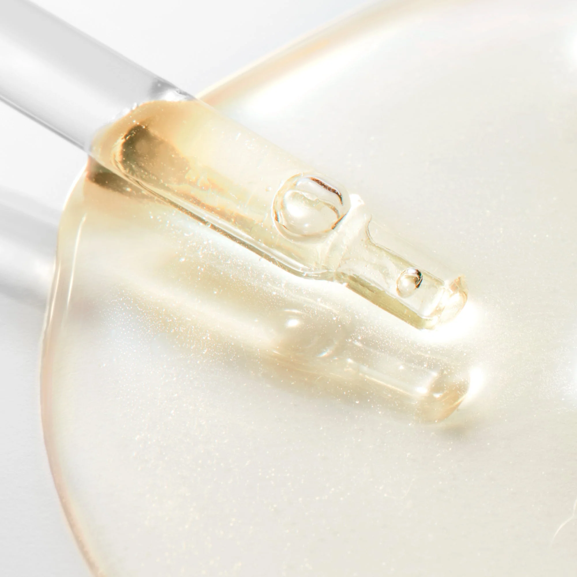 Glow-Boosting Serum with Vitamin [C] - Image 2